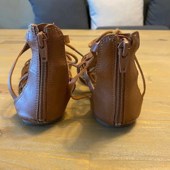 Brown, Lace up, Sandals. Size 5 (fits like 6) - Picture 5 of 5